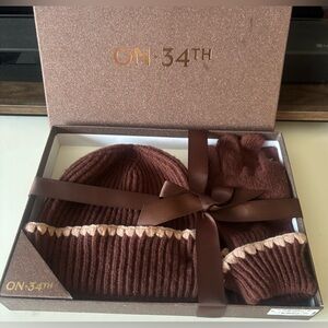 ON 34th Brown and Cream Women's Gloves & Mittens Set